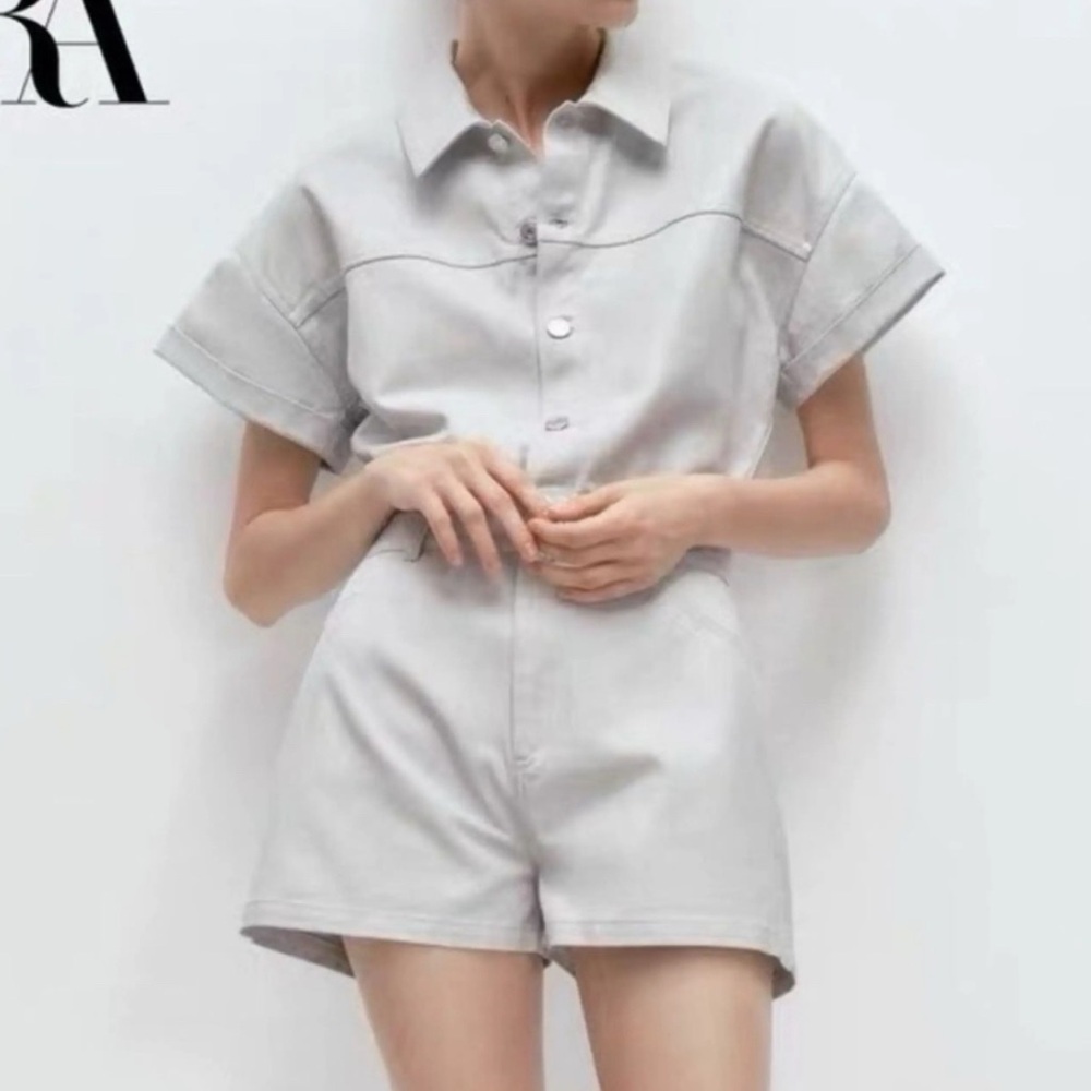 ❌sold❌Zara Silver Gray Glitter Short Sleeve Romper Small